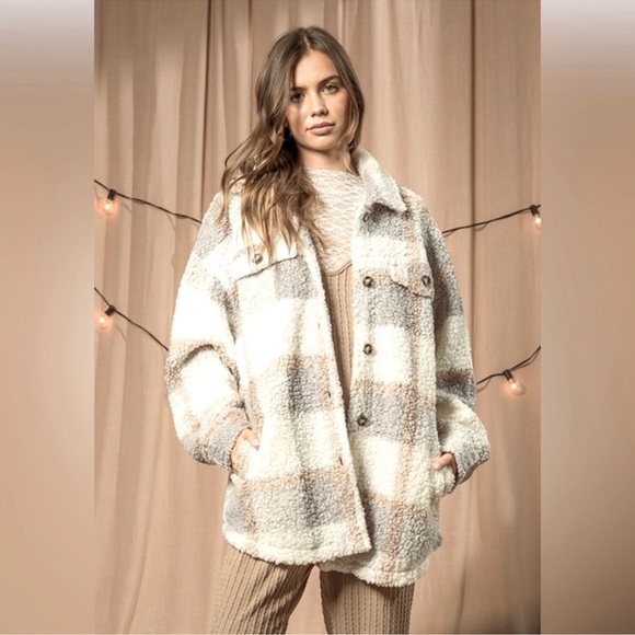 ILLA ILLA Jackets & Blazers - ILLA ILLA Cream and Tan Teddy Jacket